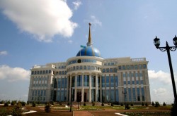 Казахи вписали религию в конституцию Казахи вписали религию в конституцию